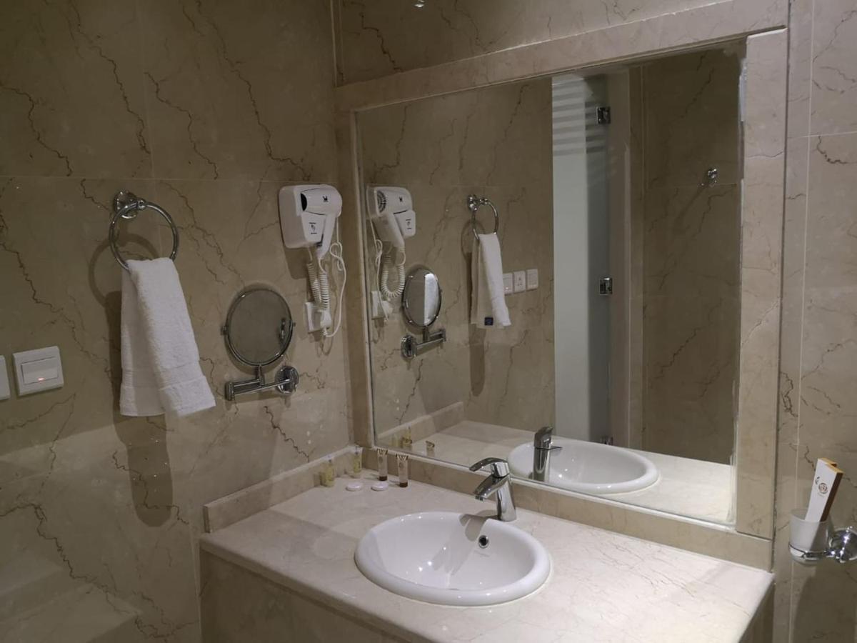 Makarem Hotel Apartments Rijád Kültér fotó